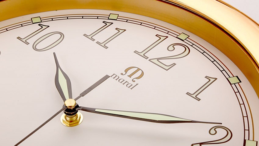 Manufacturer of wall clocks with dozens of beautiful designs